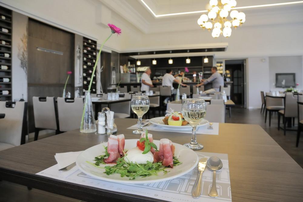 Duna Wellness Hotel Baja Exteriör bild